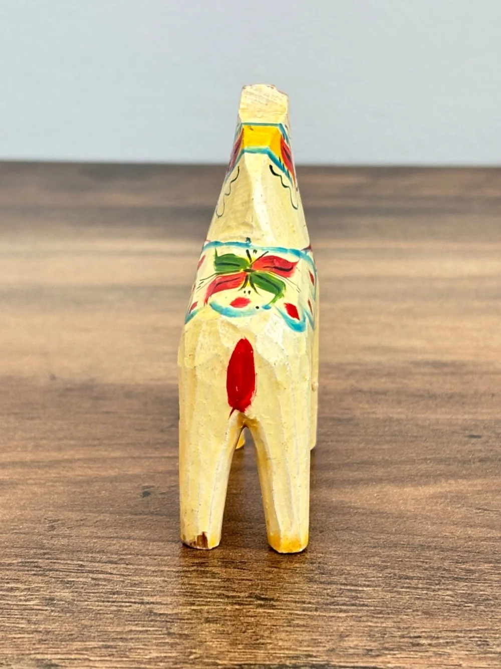 VINTAGE Traditional Hand-Carved Swedish Wooden Dala Horse Ivory Figurine READ
